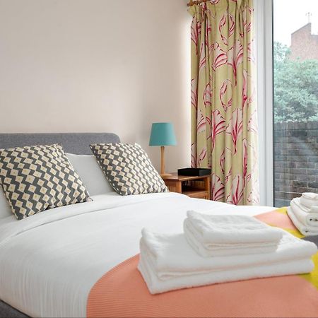 Guestready - Lovely Ground Floor Duplex With Patio In Southbank Apartamento Londres Exterior foto