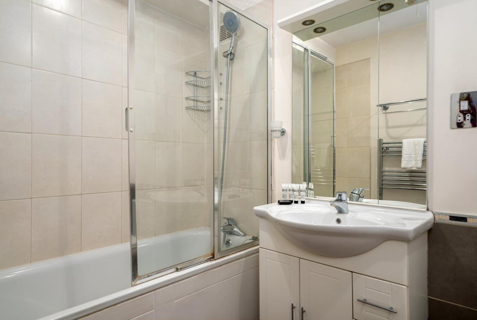 Guestready - Lovely Ground Floor Duplex With Patio In Southbank Apartamento Londres Exterior foto